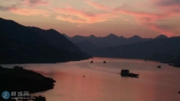 云阳江面、夕阳