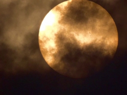 太阳与云的较量