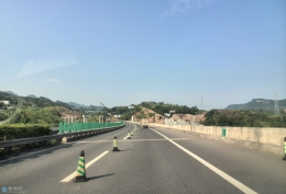 万利高速立交接口匝道施工