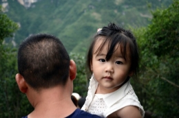 只是在人群中多看了你一眼，再也无法忘掉你容颜，